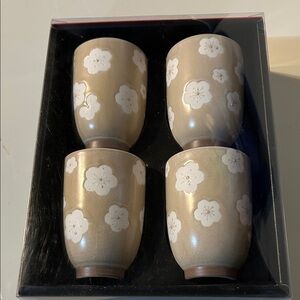 4 Floral blossom stoneware tea/coffee cups